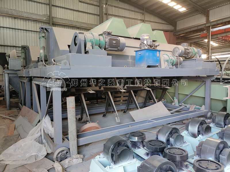 有機肥液壓槽式翻拋機的工作原理是什么？